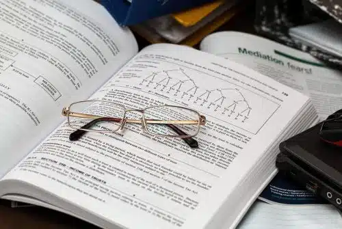 Comprendre l’importance de l’évaluation des ESSMS pour améliorer la qualité des services