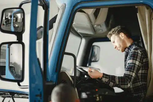 Les étapes à suivre pour obtenir le permis de conduire camion 30m3