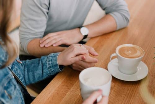Les hommes regrettent trop tard : pourquoi ?