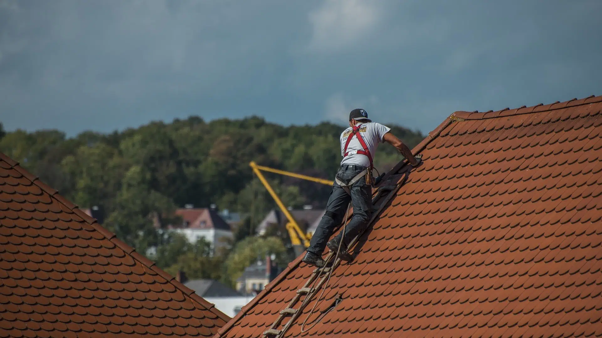 Quelles sont les dispositions à prendre pour mieux installer votre écran sous-toiture ?